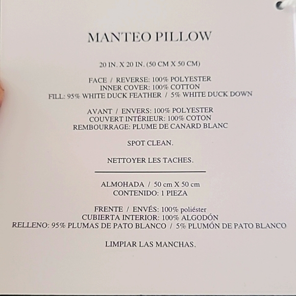 New Pair of UGG Manteo duck feather pillows - Picture 7 of 9